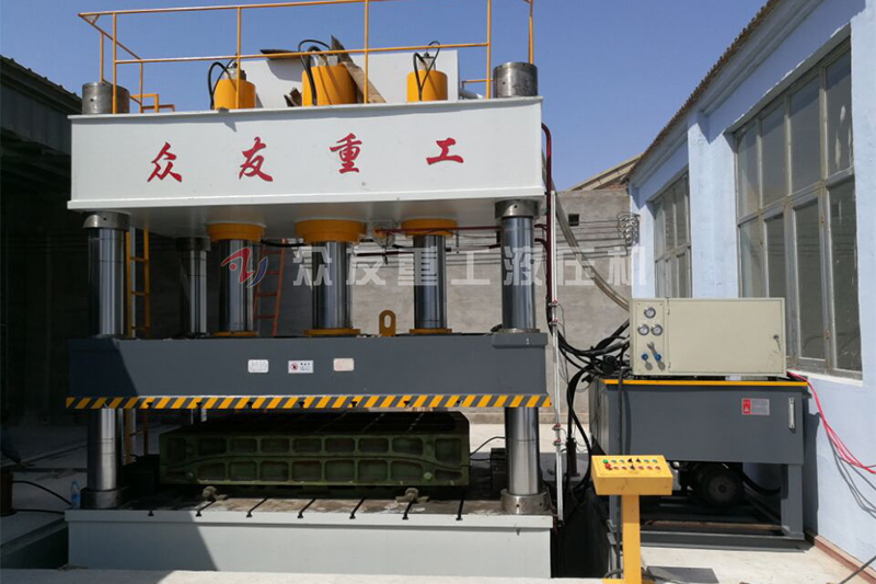 丝袜吊带蕾丝白丝AV 800吨压汽车门液压机 800T金属成型油压机